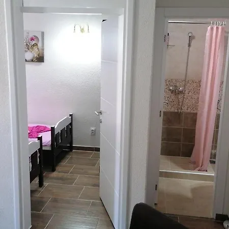 Lana, Jezero Lejlighed *